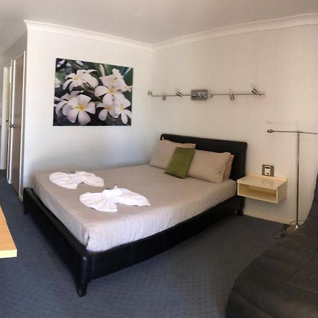 Carnarvon Gateway Motel Bagian luar foto