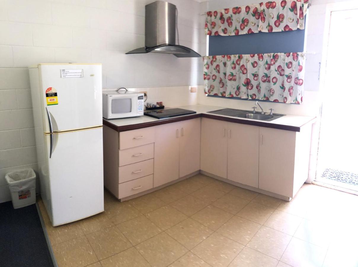 Carnarvon Gateway Motel Bagian luar foto