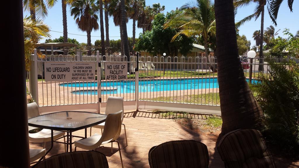 Carnarvon Gateway Motel Bagian luar foto