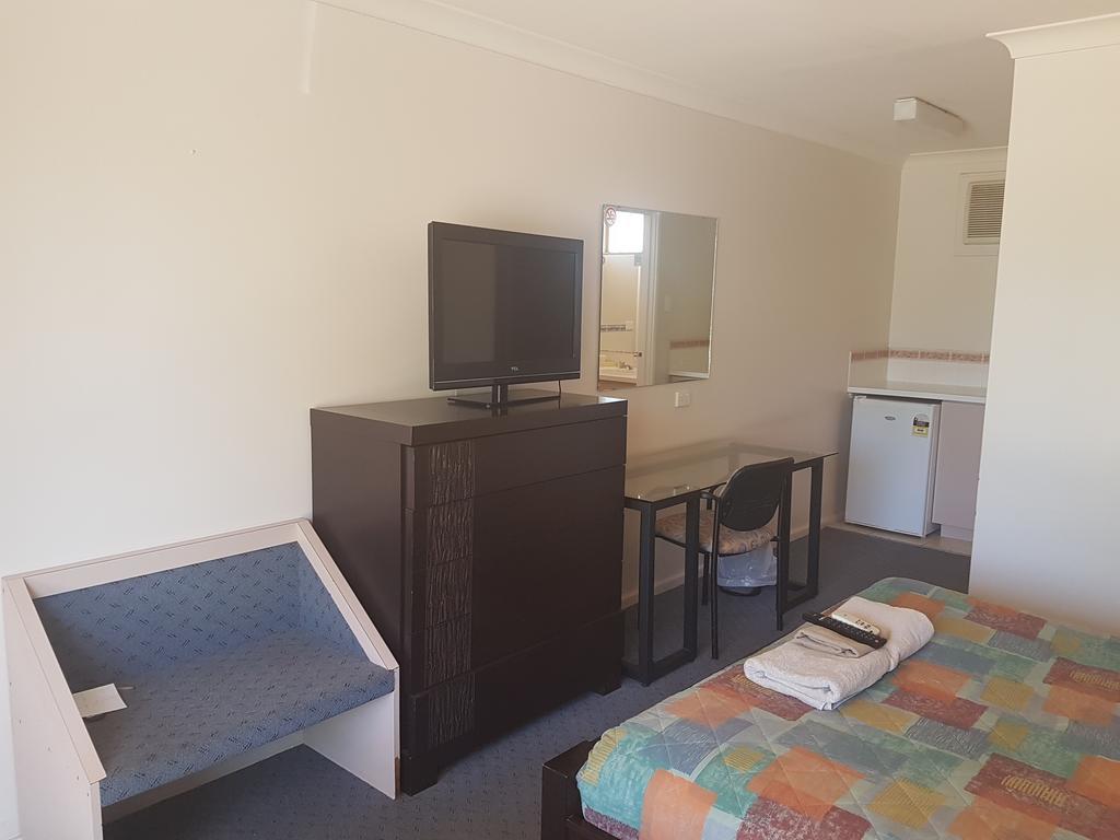 Carnarvon Gateway Motel Bagian luar foto