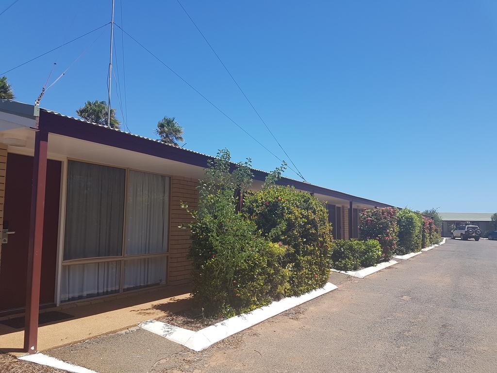 Carnarvon Gateway Motel Bagian luar foto