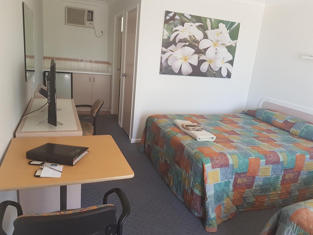 Carnarvon Gateway Motel Bagian luar foto