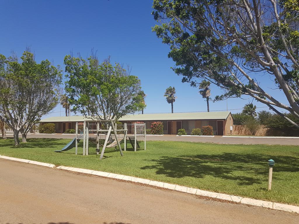 Carnarvon Gateway Motel Bagian luar foto